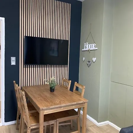 Apartment Just - Fuer Bis Zu 12 Personen Berlin